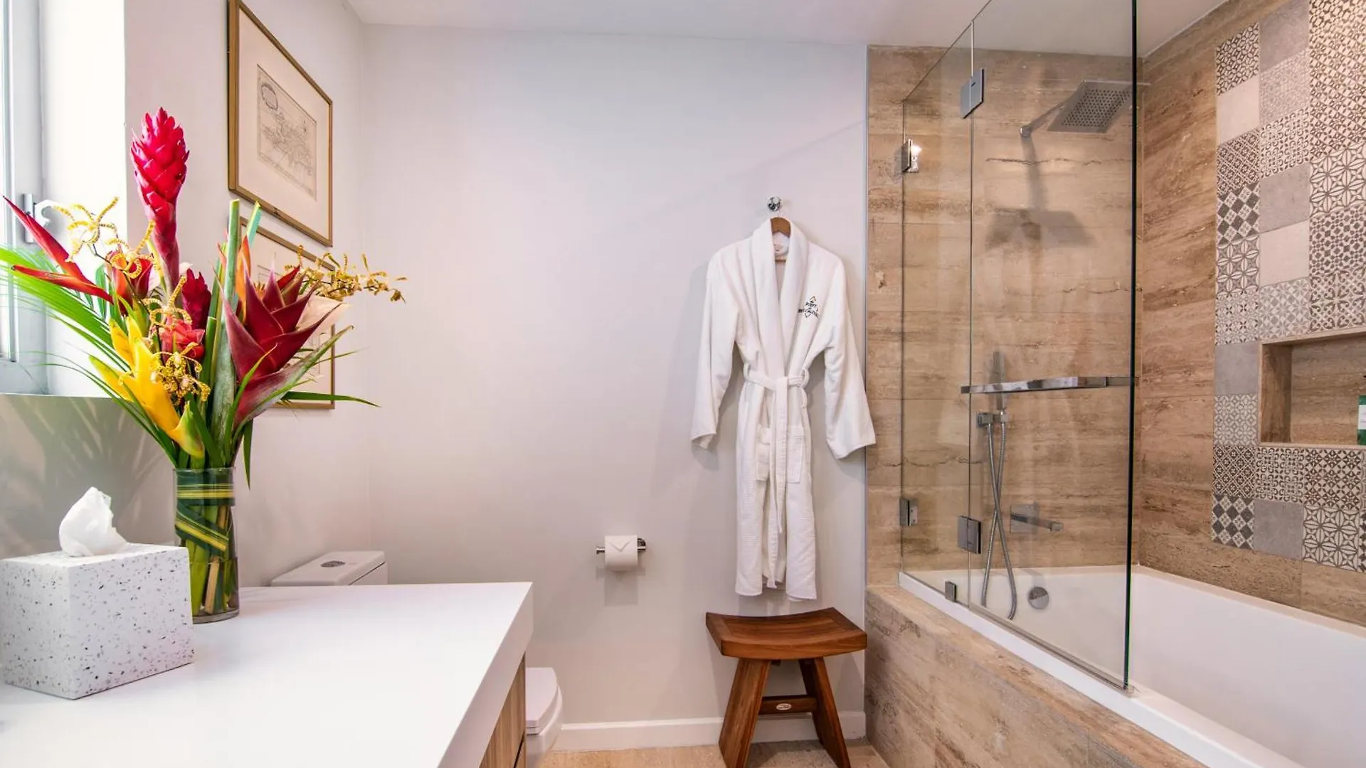 Angelite Ocean View Condo With Pool Access Egmont